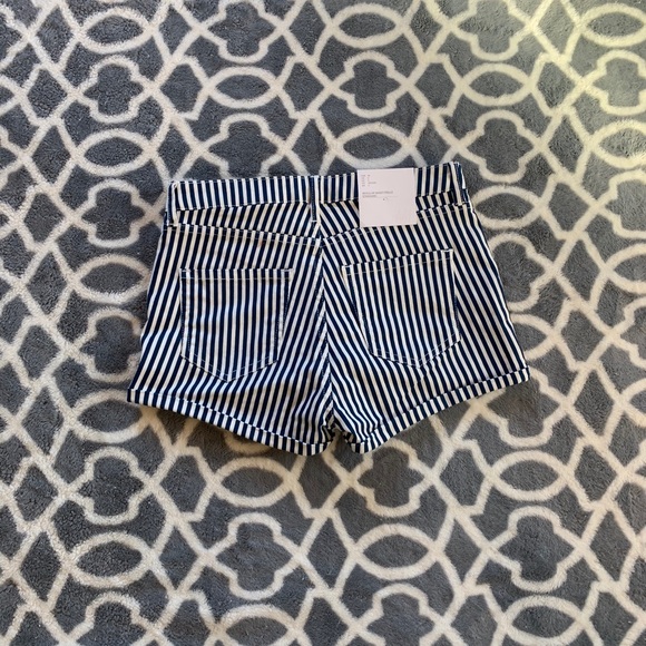 H&M jean shorts - Picture 2 of 3
